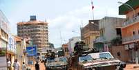 Exército francês patrulha as ruas de Bangui, capital da República Centro-Africana  Foto: AFP