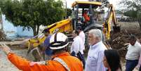 Governador da Bahia, Jaques Wagner, visita &aacute;reas atingidas pela chuva em Lajedinho  Foto: Roberto Viana/Boc&atilde;o News / Divulga&ccedil;&atilde;o