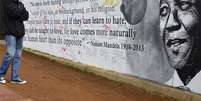 Murais por todo país homenageiam o ex-líder morto na quinta-feira passada  Foto: EFE