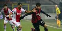 Kak&aacute; liderou Milan contra o Ajax - time jogou com um a menos desde os 20min do primeiro tempo  Foto: AFP