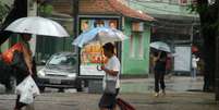 A quarta-feira amanheceu chuvosa em todo o Rio de Janeiro  Foto: Alessandro Buzas / Futura Press