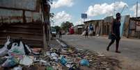 Lixo nas ruas de Alexandra: uma triste realidade que persiste por décadas na África do Sul  Foto: Mauro Pimentel / Terra