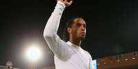 Ronaldinho deixa o campo após derrota para o Raja  Foto: Getty Images 