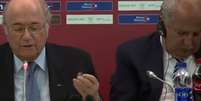 <p>Presidente do Comit&ecirc; Organizador Local, Abdelilah El Akram cochilou durante discurso de Blatter</p>  Foto: Reprodu&ccedil;&atilde;o