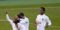 <p>Ronaldinho fez dois gols de falta e esteve perto de marcar o terceiro no segundo tempo do jogo</p>  Foto: AFP