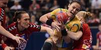 <p>Dani Piedade sofre um AVC h&aacute; um ano e conseguiu se recuperar para fazer hist&oacute;ria no Mundial</p>  Foto: AFP