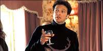 O personagem Mr. Darcy usa um t&iacute;pico su&eacute;ter natalino no filme 'O Di&aacute;rio de Bridget Jones'  Foto: Reprodu&ccedil;&atilde;o
