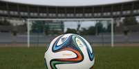 Versão original da bola que será usada na Copa é fabricada na China  Foto: Adidas / Divulgação