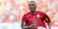 <p>Romário participou de amistoso tradicional de Zico no Maracanã neste sábado</p>  Foto: Mauro Pimentel / Terra