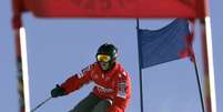 <p>Schumacher costuma andar de esqui - na foto, alemão esquia em 2005</p>  Foto: Reuters