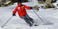<p>Heptacampeão mundial de Fórmula 1 Michael Schumacher esquia no norte da Itália, 13 de janeiro de 2005</p>  Foto: Pool / Reuters