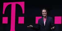 CEO da T-Mobile, John Legere, teria sido expulso da festa da AT&T na CES  Foto: Reuters