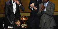 Cristiano Ronaldo levou o filho e se emocionou pela presen&ccedil;a de familiares  Foto: AP