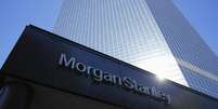<p>Logotipo do banco Morgan Stanley fotografado na fachada de um prédio na cidade de San Diego, na Califórnia</p>  Foto: Mike Blake / Reuters