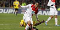 <p>Carrinho de Ertek tirou Falcao da Copa</p>  Foto: AFP