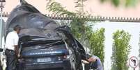 <p>Carro ficou bastante danificado após o acidente</p>  Foto: Delson Silva / AgNews