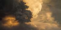 Aumento da atividade do vulcão Tungurahua provocou alerta no Equador  Foto: Reuters