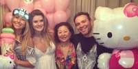 Na comemora&ccedil;&atilde;o de seu anivers&aacute;rio de 33 anos, nesta ter&ccedil;a-feira (4), a apresentadora Sabrina Sato recebeu para celebrar a data amigos e familiares, como a modelo Mirella Santos, o estilista Matheus Mazzafera e, claro, a m&atilde;e, Kika Sato, na noite de segunda (3)  Foto: Instagram / Reprodu&ccedil;&atilde;o