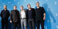 Bill Murray, John Goodman, George Clooney, Jean Dujardin and Matt Damon durante divulga&ccedil;&atilde;o do filme Ca&ccedil;adores de obras primas no Festival Internacional de Cinema de Berlim, no &uacute;ltimo s&aacute;bado, dia 8  Foto: Getty Images 