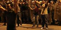 Estudantes protestam contra o governo de Maduro, em Caracas  Foto: Reuters