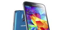 <p>Samsung Galaxy S5 tem leitor de impressões digitais em seu botão central</p>  Foto: Divulgação