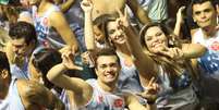 <p>Foliões curtem o Carnaval em Salvador</p>  Foto: Henrique Oliveira / Especial para Terra