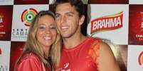 <p>Danielle Winits e o namorado em Salvador</p>  Foto: J. Humberto / AgNews