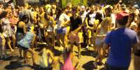<p>Adultos e crianças dançam funk no Carnaval de SP</p>  Foto: Janaina Garcia / Terra