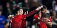 <p>Craque portugu&ecirc;s se tornou o maior artilheiro da hist&oacute;ria da sua sele&ccedil;&atilde;o com 49 gols marcados em 110 jogos</p>  Foto: EFE