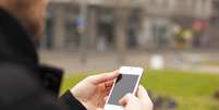 <p>Acessos pr&eacute;-pagos representam 77,35% do total de celulares do Pa&iacute;s</p>  Foto: Adam Radosavljevic/Shutterstock