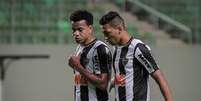 <p>Alex vem ganhando oportunidades no time profissional</p>  Foto: Bruno Cantini / Divulga&ccedil;&atilde;o