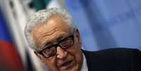 <p>Brahimi falou com jornalistas depois de entregar relatório no Conselho de Segurança da ONU nesta quarta-feira</p>  Foto: Reuters