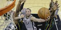 Manu Ginobili liderou vit&oacute;ria dos Spurs  Foto: AP