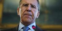 <p>O chanceler russo, Sergei Lavrov, durante coletiva de imprensa na sexta-feira, em Londres</p>  Foto: Suzanne Plunkett / Reuters