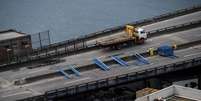 <p>A derrubada do Elevado da Perimetral, que começou em novembro e pretende colocar abaixo as 5.104 toneladas do viaduto, começa a dar novos contornos ao centro do Rio de Janeiro</p>  Foto: Mauro Pimentel / Terra