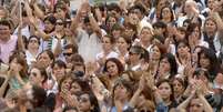 <p>Professores participam de uma manifestação exigindo aumento salarial em frente ao Ministério da Educação, em Buenos Aires, nesta quarta-feira, 26 de março</p>  Foto: AFP