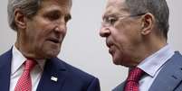 <p>Secretário de Estado dos EUA John Kerry, à esquerda, e chanceler da Rússia, Sergey Lavrov, em encontro nas Nações Unidas, em Genebra, Suíça, em 24 de novembro de 2013 </p>  Foto: AP