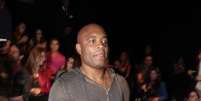 <p>Anderson Silva assistiu ao desfile da Triton na última edição do Sâo Paulo Fashion Week</p>  Foto: AgNews