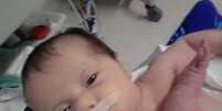 <p>Sofia, 4 meses, precisa de uma cirurgia complexa, pois não consegue digerir alimentos</p>  Foto: Facebook / Reprodução