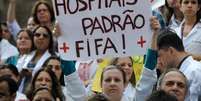 Para conseguir o reembolso, pacientes e médicos criam alternativas contra os planos de saúde. Nesta segunda-feira os médicos fazem protesto em todo o país   Foto: BBC News Brasil