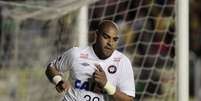 <p>Adriano jogou pelo Atlético-PR, rival do Coritiba, neste ano</p>  Foto: Reuters