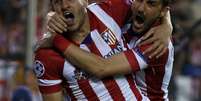 Koke e David Villa comemoram gol do Barcelona   Foto: Reuters