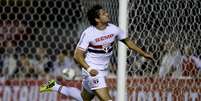 Alexandre Pato festeja primeiro gol com a camisa do São Paulo  Foto: Ricardo Matsukawa / Terra