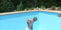 Neymar piscinero (limpando a piscina)  Foto: Reprodução