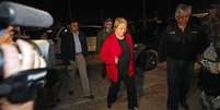 <p>Presidente do Chile, Michelle Bachelet, chega ao Escritório Nacional de Emergência (ONEMI), após o forte terremoto que atingiu o país na última semana</p>  Foto: AP