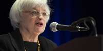 <p>A chair do Federal Reserve, Janet Yellen, fala durante uma conferência em Chicago; autoridades do Fed estão preocupadas que partes de Basileia III sejam falhas </p>  Foto: John Gress / Reuters