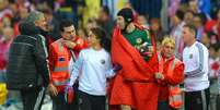 <p>Eva mostrou preocupação em seu rosto por causa da lesão de Cech</p>  Foto: Getty Images 