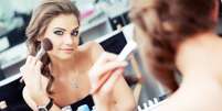 <p>Antes de comprar a maquiagem, &eacute; muito importante conhecer a pr&oacute;pria pele</p>  Foto: Shutterstock