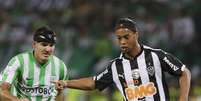 <p>Ronaldinho teve boa atuação no primeiro tempo</p>  Foto: AP