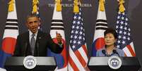 <p>Obama e a presidente da Coreia do Sul, Park Geun-hye, durante coletiva de imprensa em Seul, nesta sexta-feira  </p>  Foto: Reuters